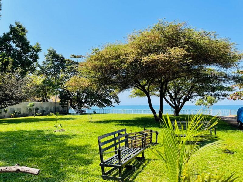 Cozy Beach Villa on lake Malawi